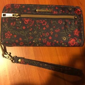 Travelon Floral Wallet With Wristlet Band